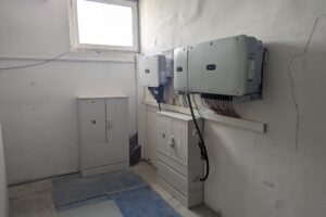 techincka_miestnost_s_rozvadzacmi_a_menicmi